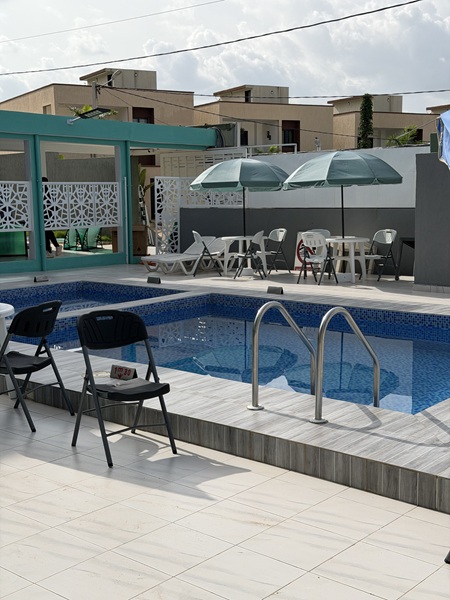 Piscine centrale de l'Hôtel Eden Havre